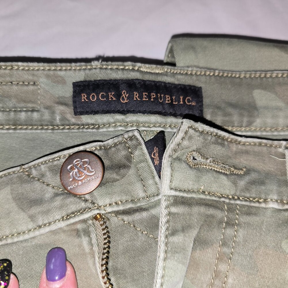 Rock & Republic Women's Kashmere Camouflage Pants, Size 4  #10 - Picture 4 of 8